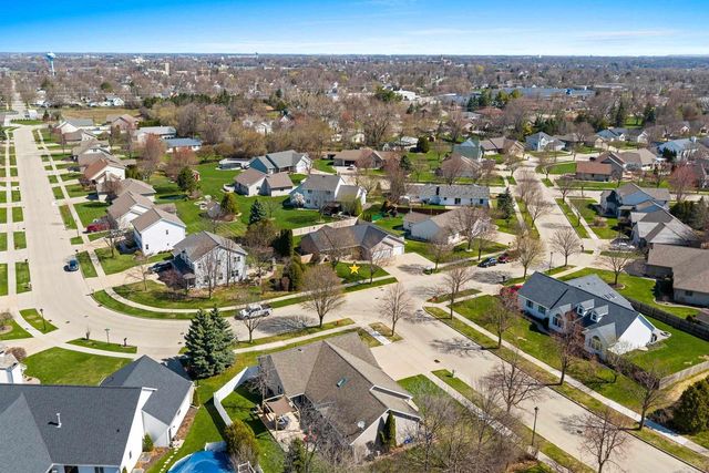 512 APPLEWOOD DRIVE, Kimberly, WI 54136