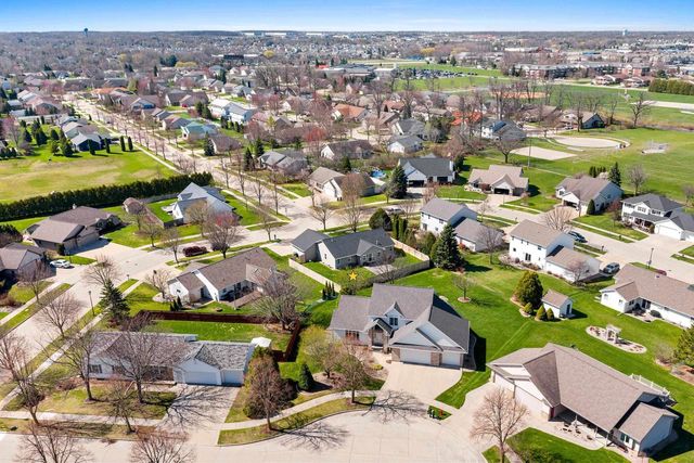 512 APPLEWOOD DRIVE, Kimberly, WI 54136