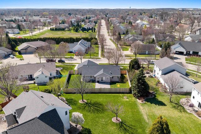512 APPLEWOOD DRIVE, Kimberly, WI 54136