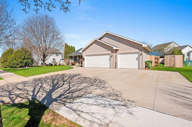 512 APPLEWOOD DRIVE, Kimberly, WI 54136