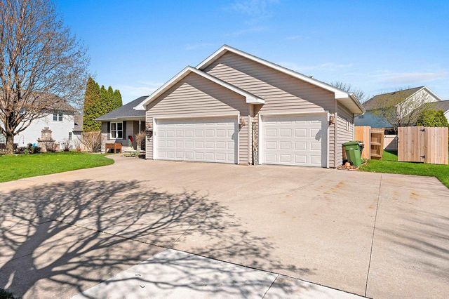 512 APPLEWOOD DRIVE, Kimberly, WI 54136