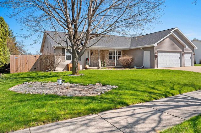 512 APPLEWOOD DRIVE, Kimberly, WI 54136