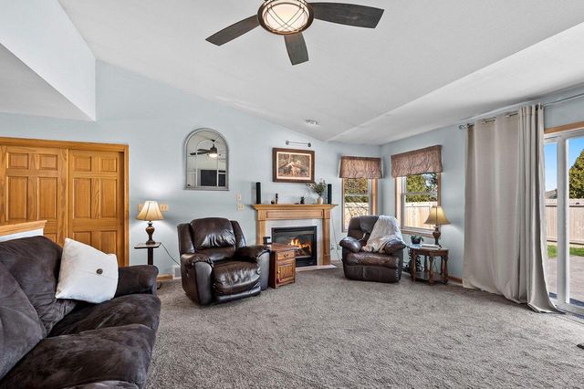 512 APPLEWOOD DRIVE, Kimberly, WI 54136
