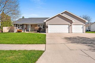 512 APPLEWOOD DRIVE, Kimberly, WI 54136