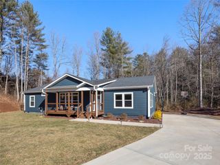 263 Moss Hill Drive, Hendersonville, NC 28792