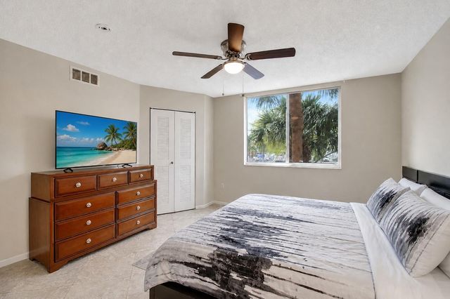 1000 Scotia Drive 204, Hypoluxo, FL 33462