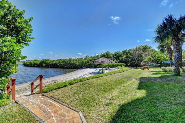 1000 Scotia Drive 204, Hypoluxo, FL 33462