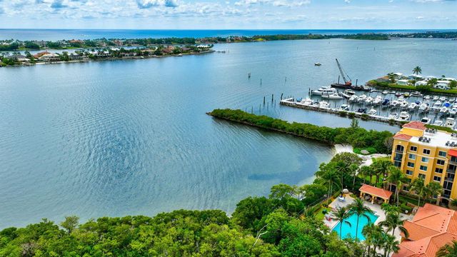1000 Scotia Drive 204, Hypoluxo, FL 33462