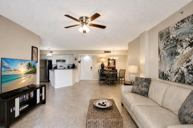 1000 Scotia Drive 204, Hypoluxo, FL 33462