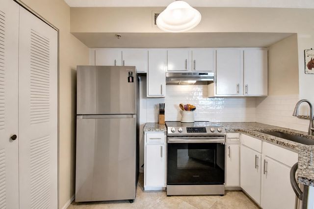 1000 Scotia Drive 204, Hypoluxo, FL 33462