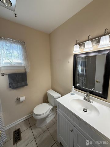 904 Nantucket Court, Toms River, NJ 08753