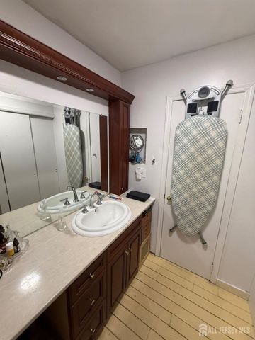 904 Nantucket Court, Toms River, NJ 08753