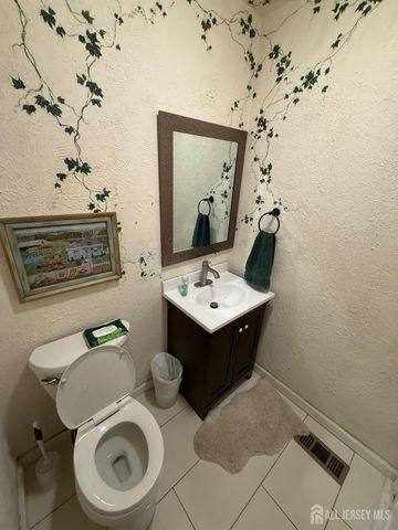 904 Nantucket Court, Toms River, NJ 08753