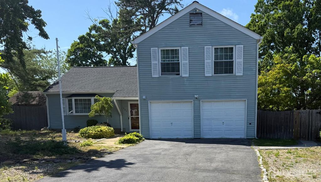 904 Nantucket Court, Toms River, NJ 08753