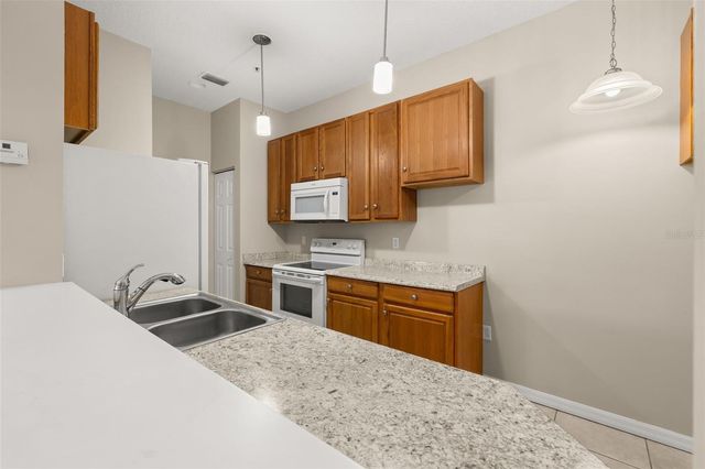 949 WESTPARK DRIVE 106, Kissimmee, FL 34747
