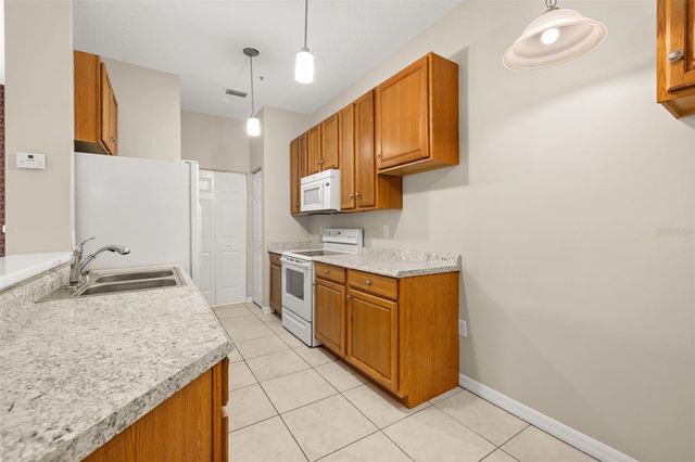 949 WESTPARK DRIVE 106, Kissimmee, FL 34747