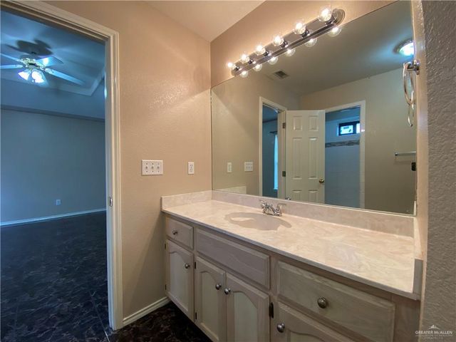 2207 Paseo Encantado Street, Mission, TX 78572