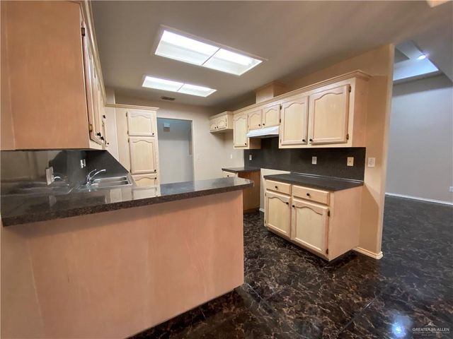 2207 Paseo Encantado Street, Mission, TX 78572