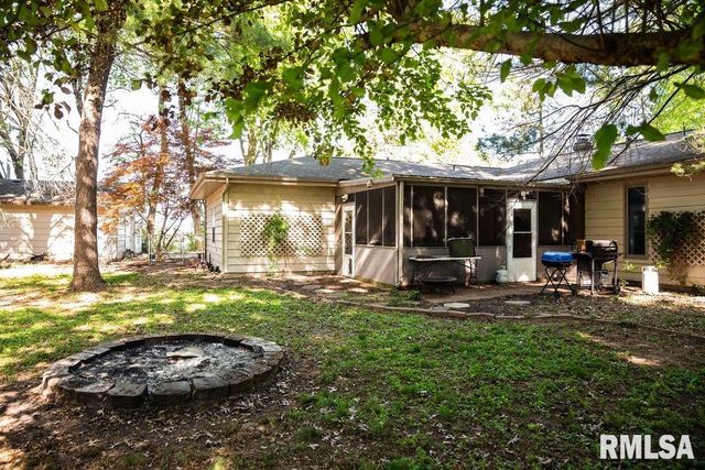 6850 Wilcoxan Drive, New Berlin, IL 62670