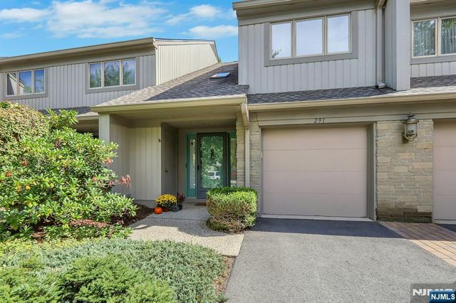 291 Vista View, Mahwah, NJ 07430
