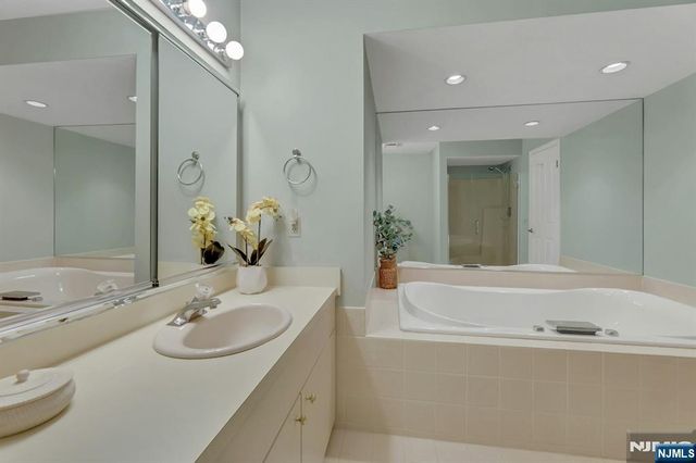 291 Vista View, Mahwah, NJ 07430