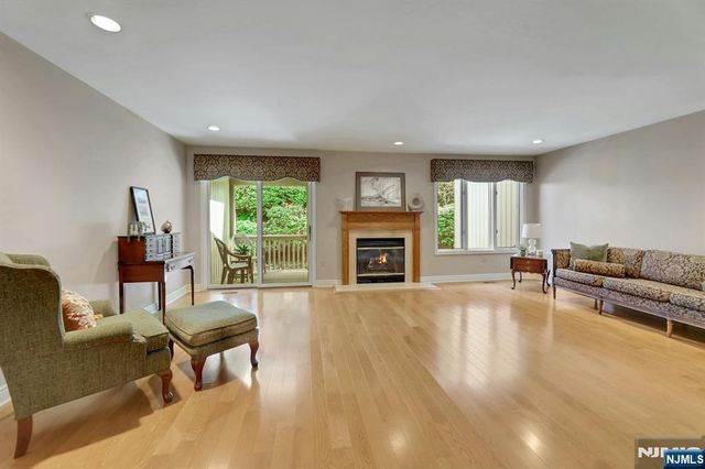291 Vista View, Mahwah, NJ 07430