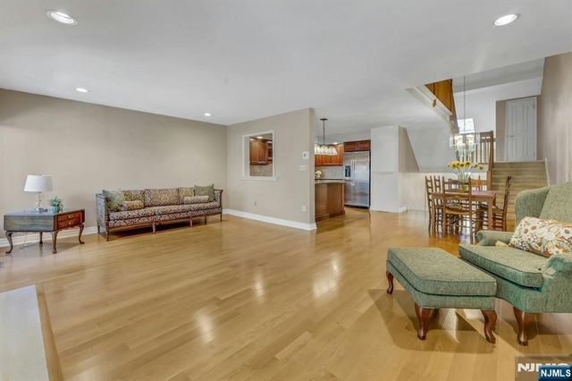 291 Vista View, Mahwah, NJ 07430