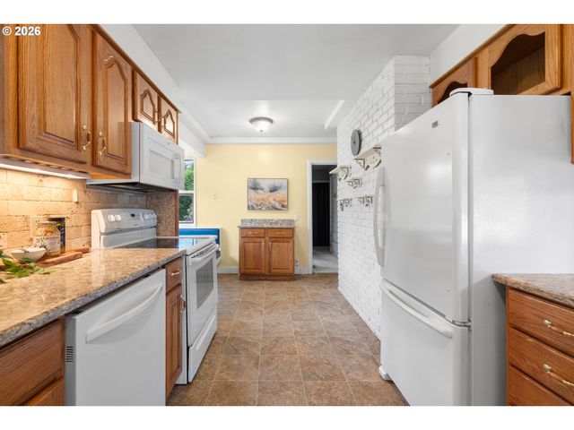 1831 Ne 142ND Ave, Portland, OR 97230