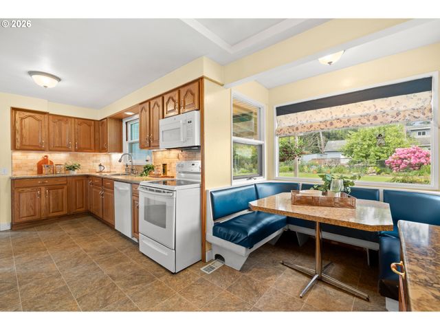 1831 Ne 142ND Ave, Portland, OR 97230