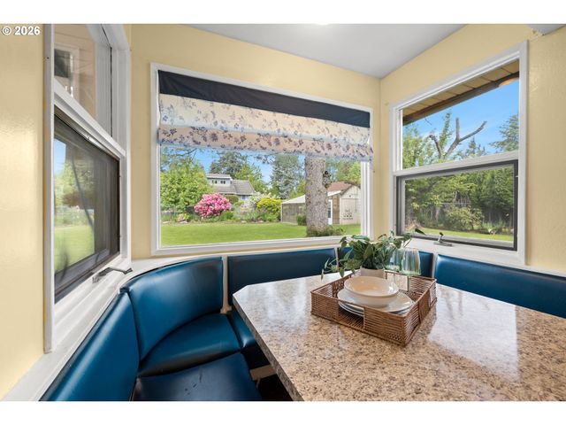1831 Ne 142ND Ave, Portland, OR 97230