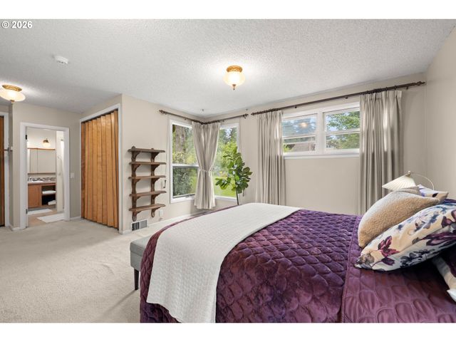 1831 Ne 142ND Ave, Portland, OR 97230