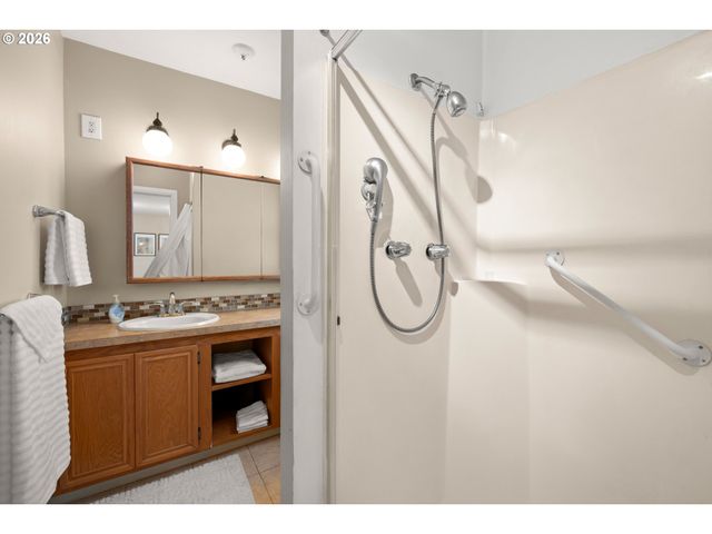 1831 Ne 142ND Ave, Portland, OR 97230