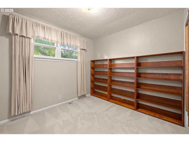 1831 Ne 142ND Ave, Portland, OR 97230