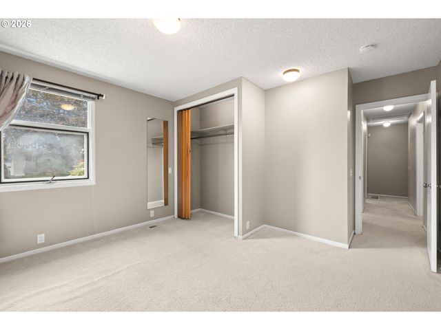 1831 Ne 142ND Ave, Portland, OR 97230