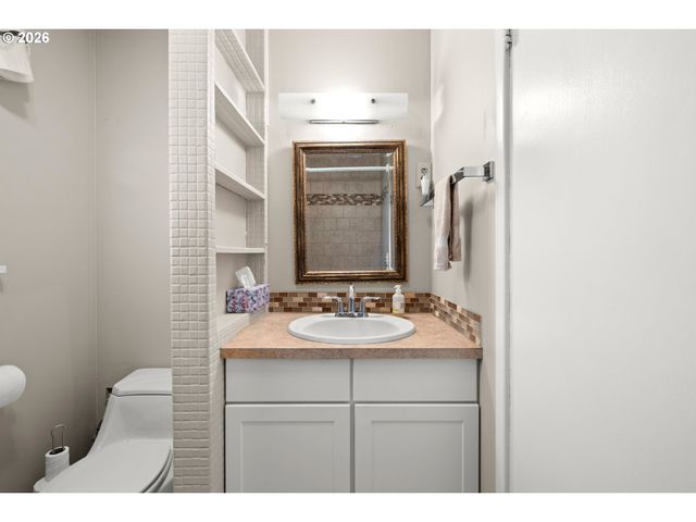 1831 Ne 142ND Ave, Portland, OR 97230