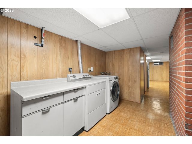 1831 Ne 142ND Ave, Portland, OR 97230