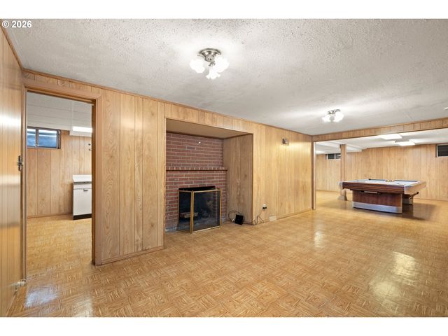 1831 Ne 142ND Ave, Portland, OR 97230