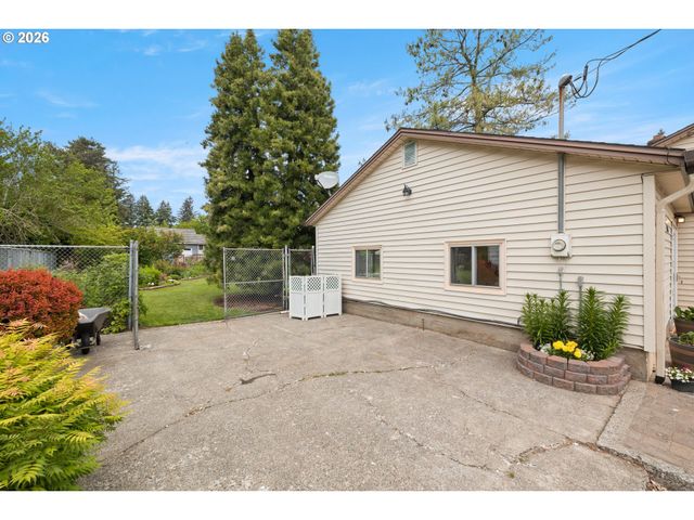 1831 Ne 142ND Ave, Portland, OR 97230