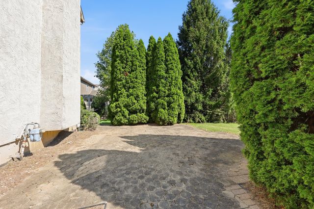 6498 Ringsend Court, Dublin, OH 43016