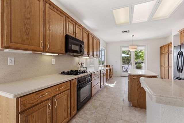 231 Cabot Ct, Lincoln, CA 95648