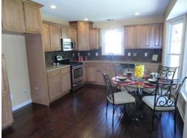 10716 BELLAIRE Avenue, Kansas City, MO 64134