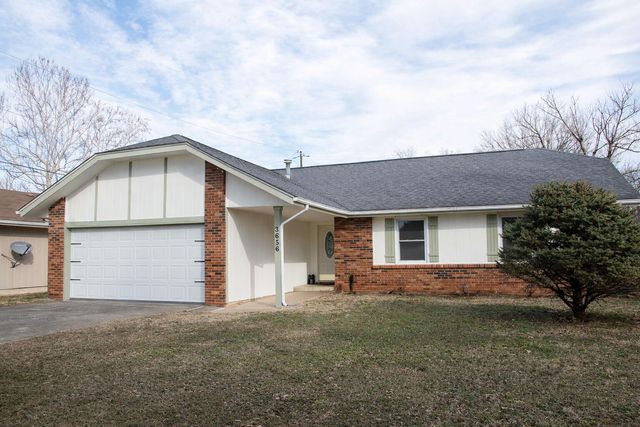 3656 S Westwood Avenue, Springfield, MO 65807