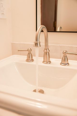 3656 S Westwood Avenue, Springfield, MO 65807