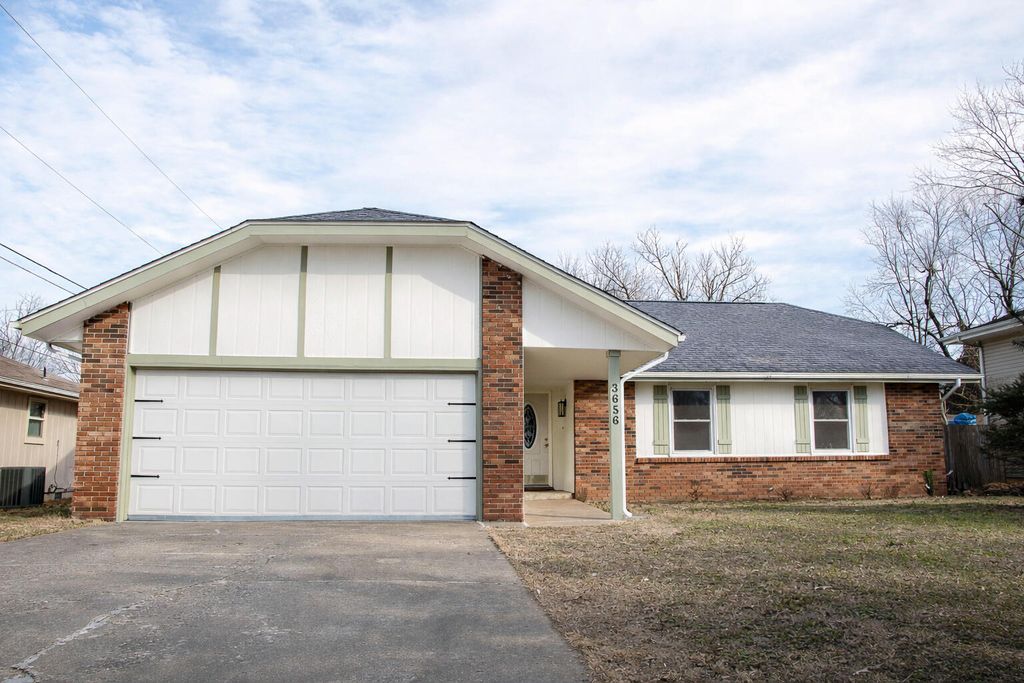 3656 S Westwood Avenue, Springfield, MO 65807