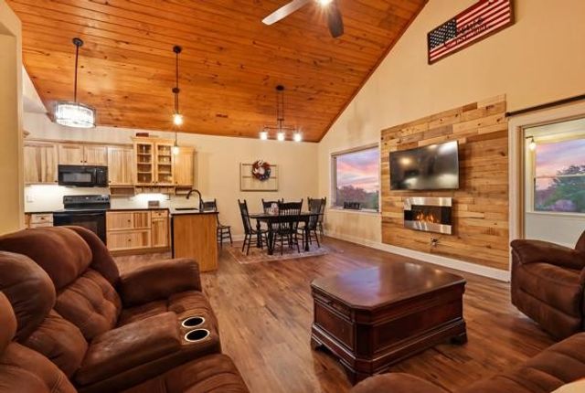 540 Clear Creek Cir, Pulaski, TN 38478