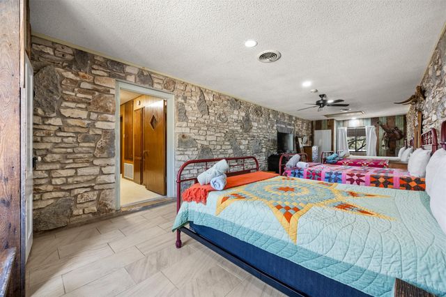 118 Buffalo Springs RD, New Braunfels, TX 78132