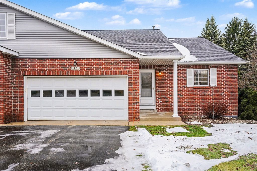 25 Trillium Court 6, Holland, MI 49423