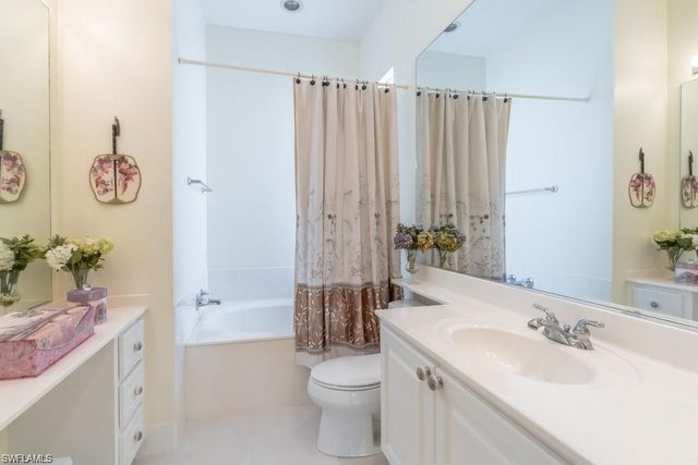 7687 Hernando CT, Naples, FL 34114