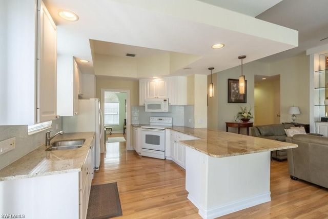 7687 Hernando CT, Naples, FL 34114