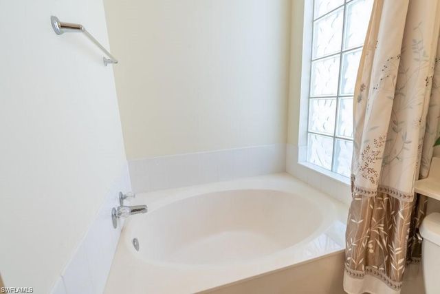 7687 Hernando CT, Naples, FL 34114